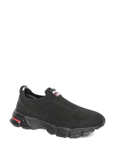 Кроссовки черные с эластичным кантом